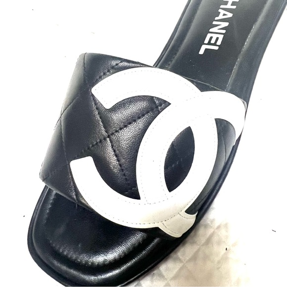 AUTHENTIC CHANEL ITALIAN MADE SIGNATURE LOGO SHOES, QUILTED SLIDES, 7-8 - Picture 2 of 4